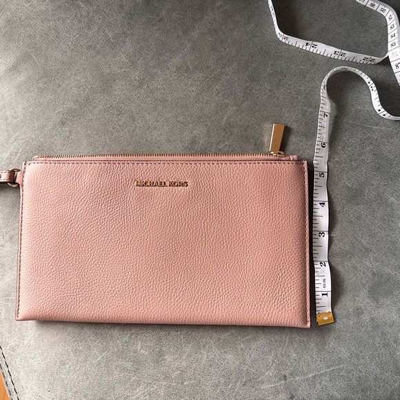 Michael Kors Clutch - Picture 5 of 6